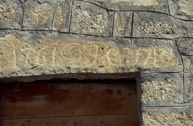 Inscription et date portée 1761.