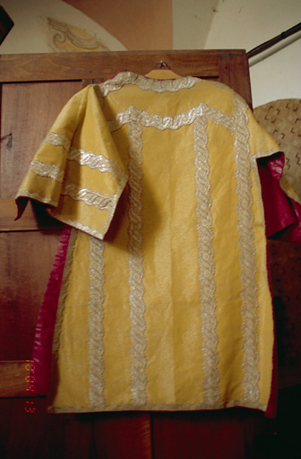 Voile de calice, chape, chasuble, dalmatique, étole (ornement doré) (No 1)