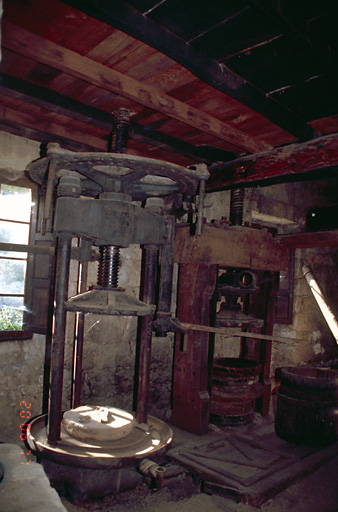 Moulin à huile, moulin à farine