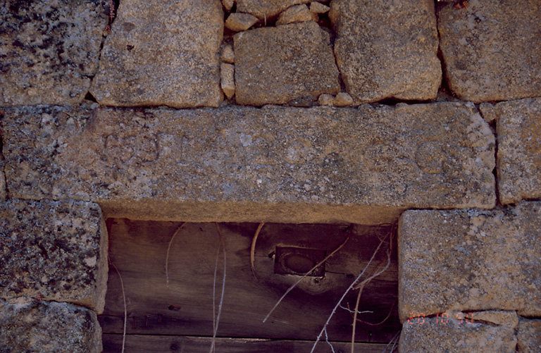 Inscription et date portée 1751.