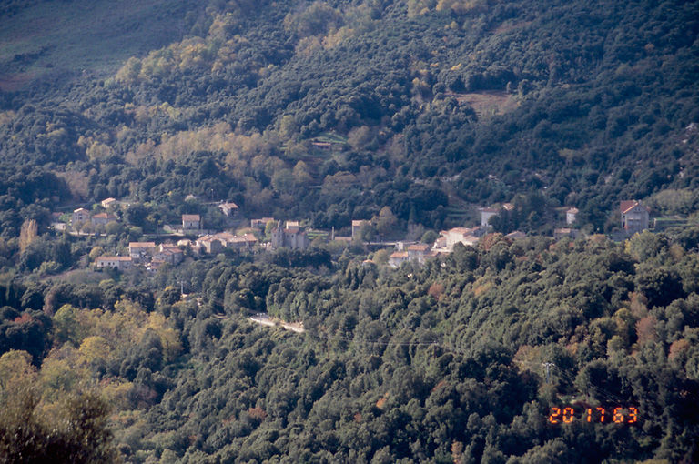 Vue d'ensemble du village.