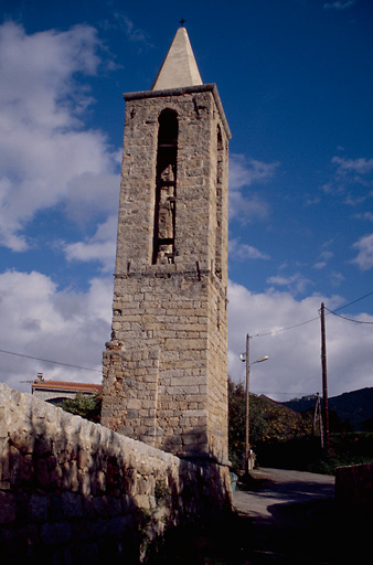 Clocher de l'ancienne église de Bicchisano.