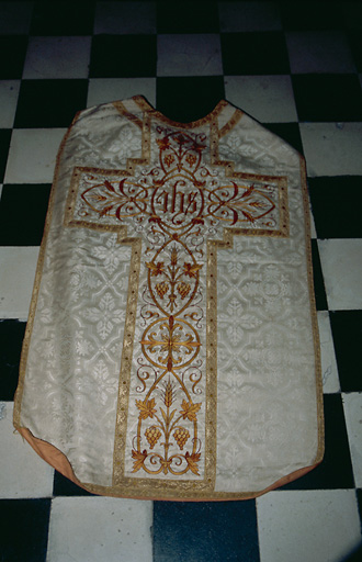 Chasuble de l'ornement blanc No 2