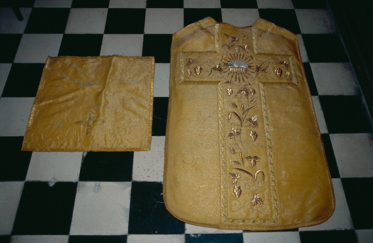 Chasuble, voile de calice (ornement doré)