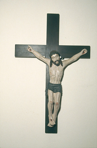 Statue (petite nature) : Christ en croix No 2