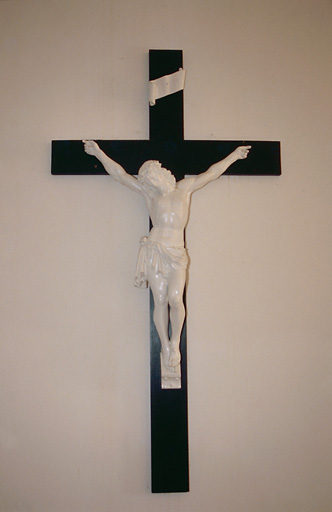 Statue : Christ en croix