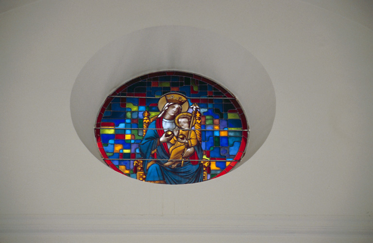 Verrière : Vierge à l'Enfant