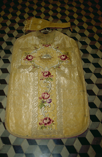 Chasuble, manipule de l'ornement doré No 1