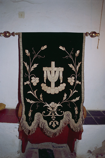 Bannière de procession des défunts