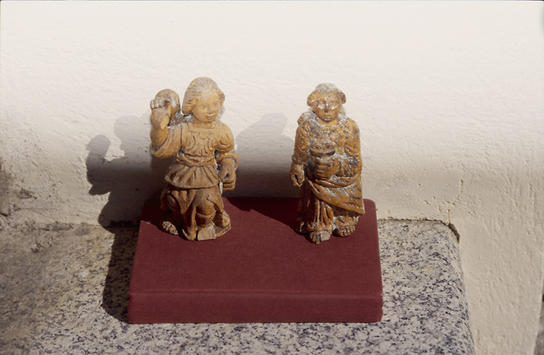 Statues (statuettes)