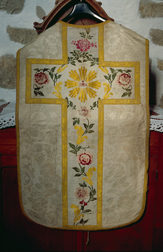 Chasuble (ornement blanc) (No 1)