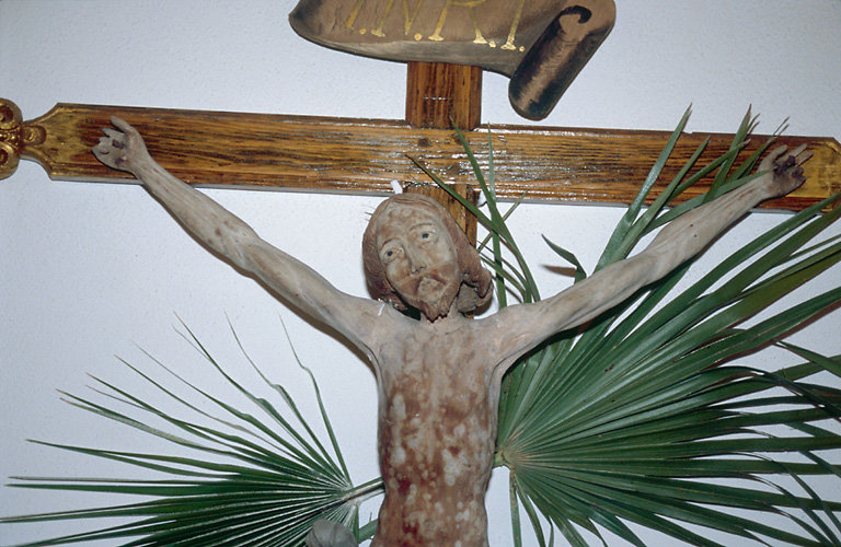 Statue : Christ en croix