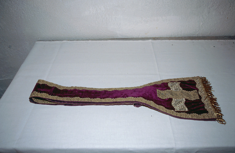 Chasuble, étole (ornement violet)