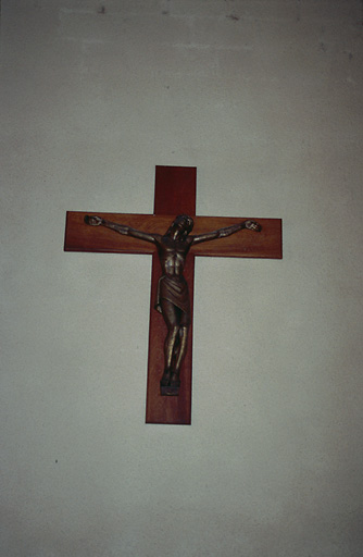 Statue : Christ en croix