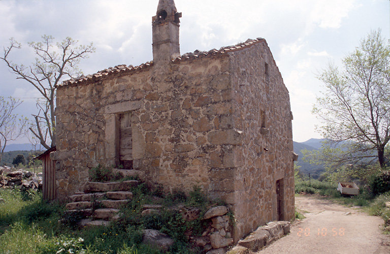 Vue d'ensemble de trois quarts.