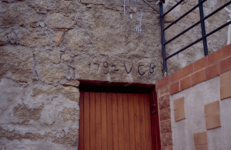 Inscription et date portée 1792.