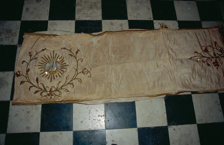 voile huméral de l'ornement blanc No 7