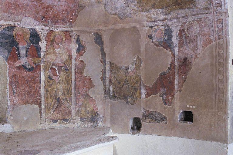 Peintures monumentales ornant le choeur.
