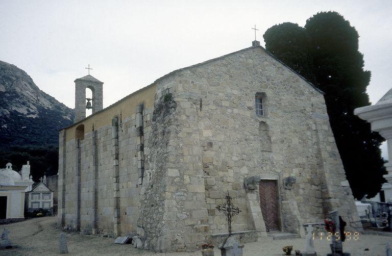 Vue d'ensemble de trois quarts.