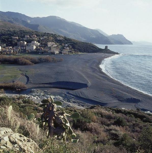 Vue de la plage d'Albo.