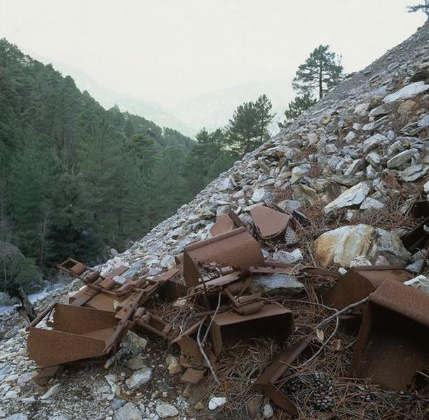 Vestiges de la chaîne à godets.