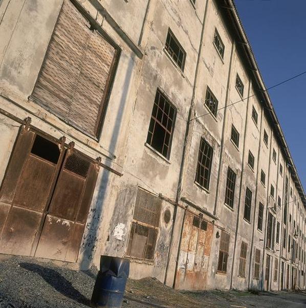 Elévation antérieure de l'usine.