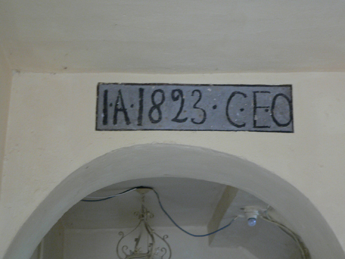 Date portée 1823 figurant dans le vestibule.