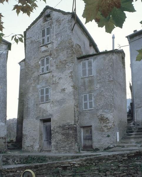 Mur pignon.