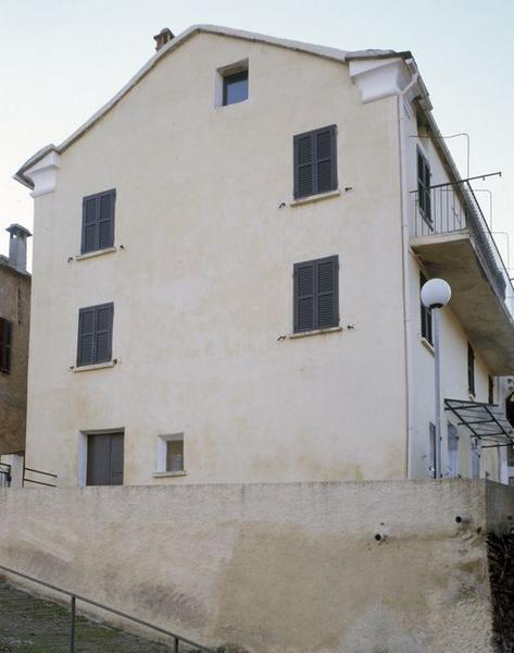 Mur pignon.
