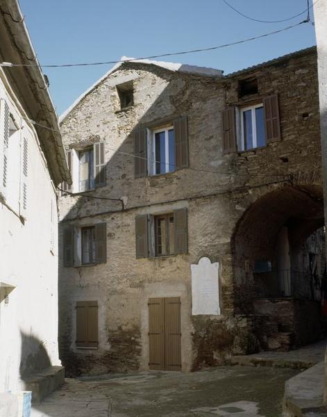 Mur pignon.