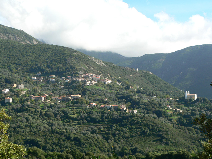 Vue d'ensemble du village.