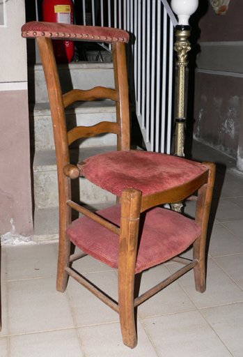 Vue d'ensemble de trois quarts gauche.