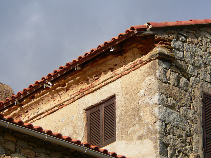 Détail de la corniche.