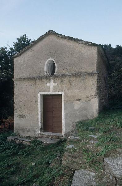 Vue d'ensemble de trois quarts droit.