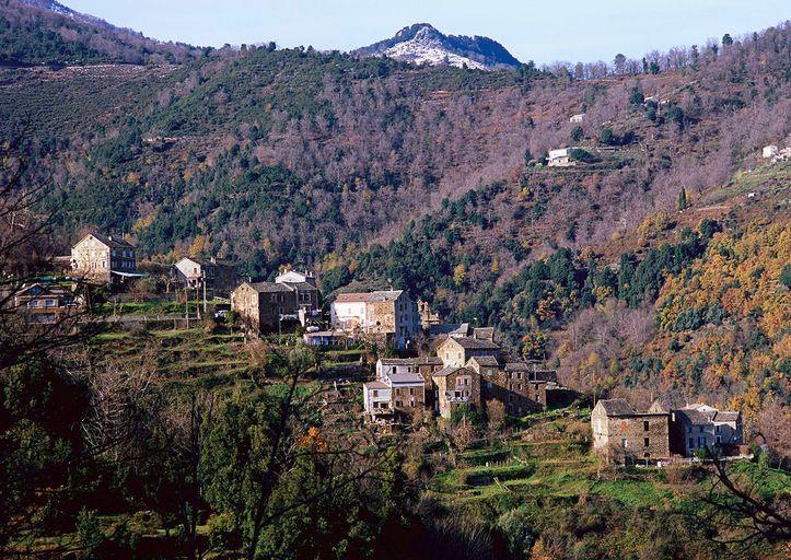 Vue d'ensemble du village.