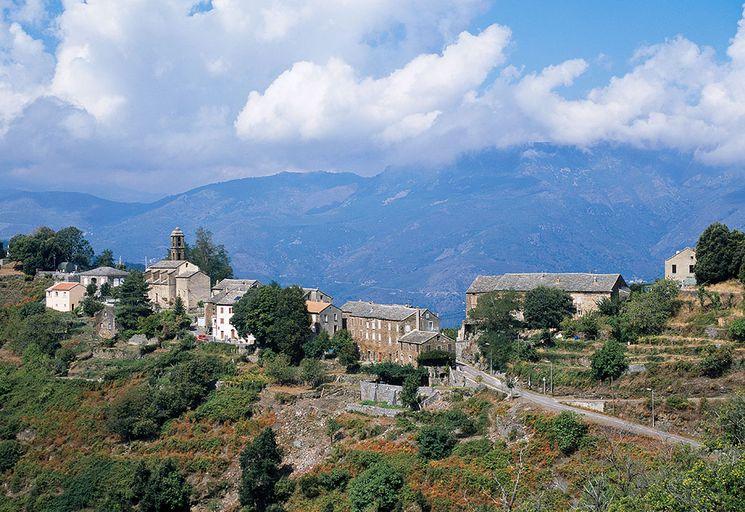 Vue d'ensemble du village.