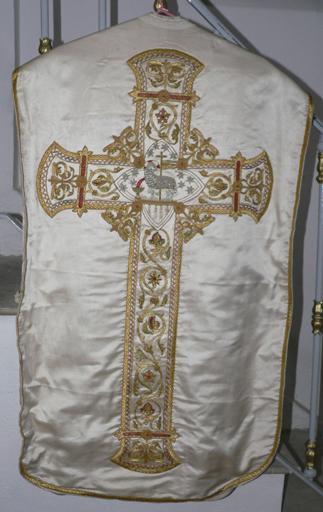 Chasuble, étole (ornement blanc)