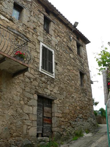 Elévation latérale.