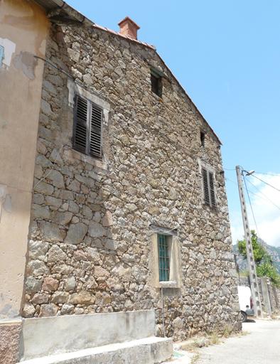 Elévation latérale.