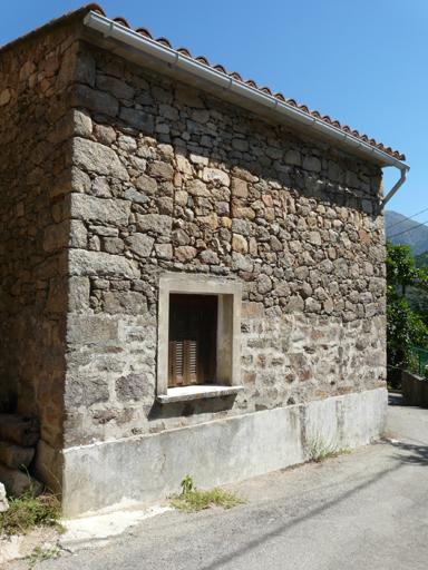 Elévation latérale.