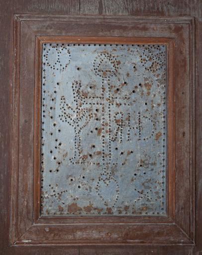 Détail : plaque perforée No 1.