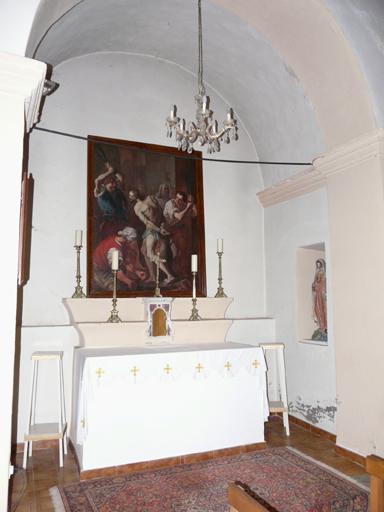 Vue d'ensemble de trois quarts.