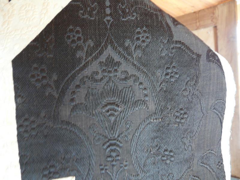 Détail du tissu de fond.