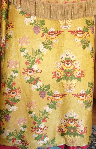 Détail du tissu de fond.