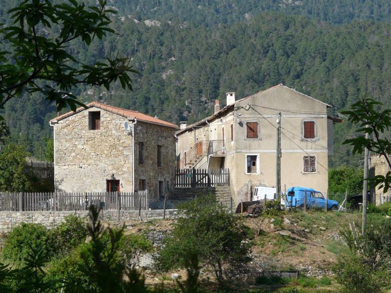 Vue partielle du hameau.