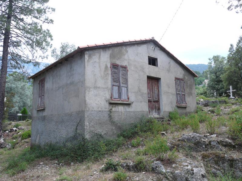 Vue d'ensemble de trois quarts.