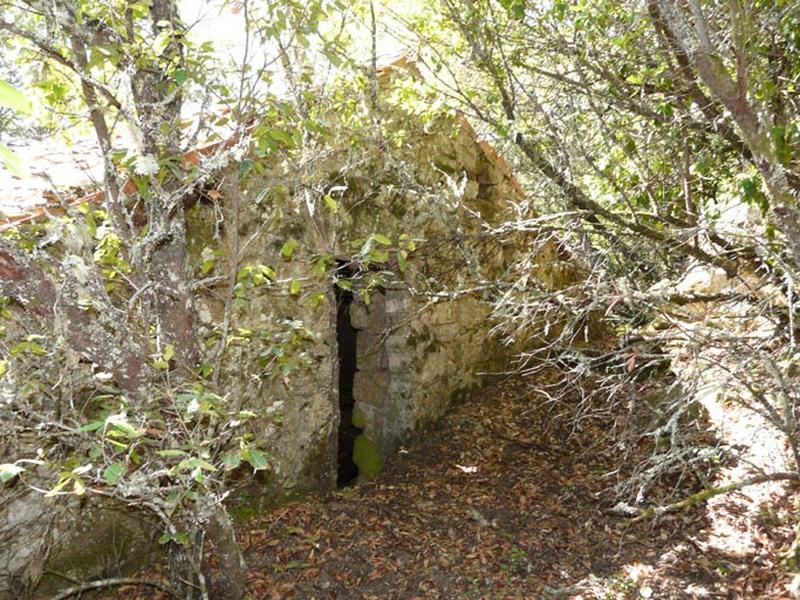Porte permettant l'accès au comble.