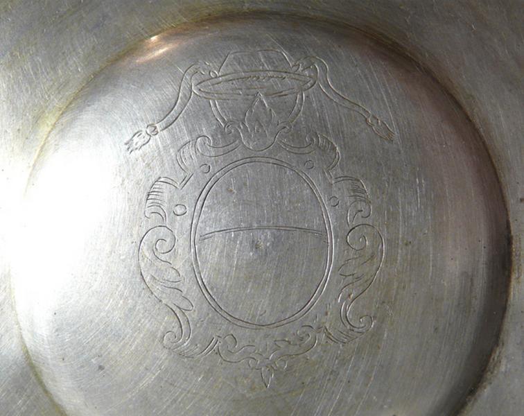 Vue d'ensemble des armoiries de Pierre Lomellini, évêque de Sagone de 1606 à 1625.