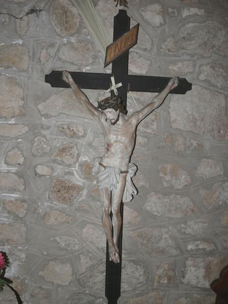Statue (demi-nature) : Christ en croix