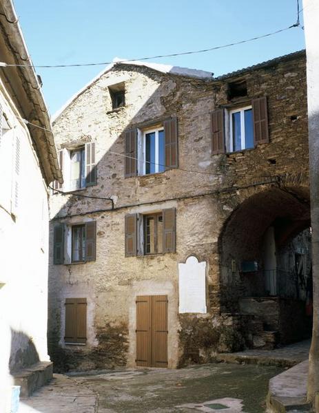 Mur pignon.